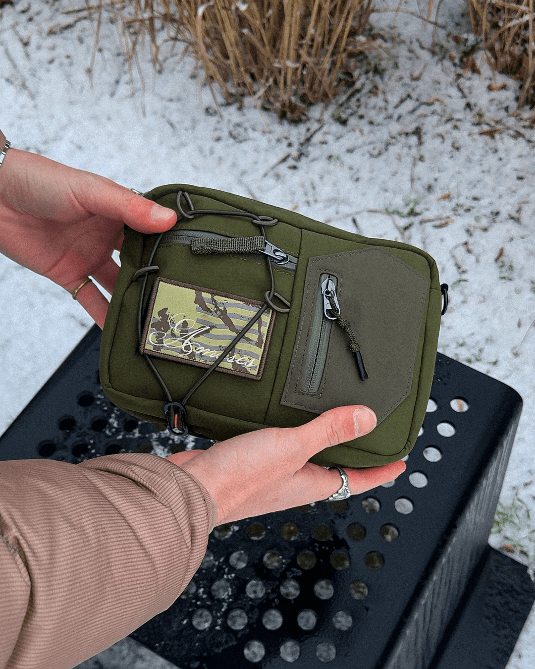 UNDERLOCK Handbag