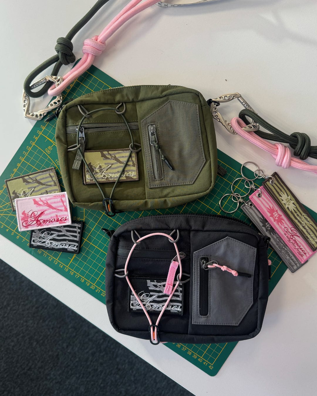 UNDERLOCK Handbag