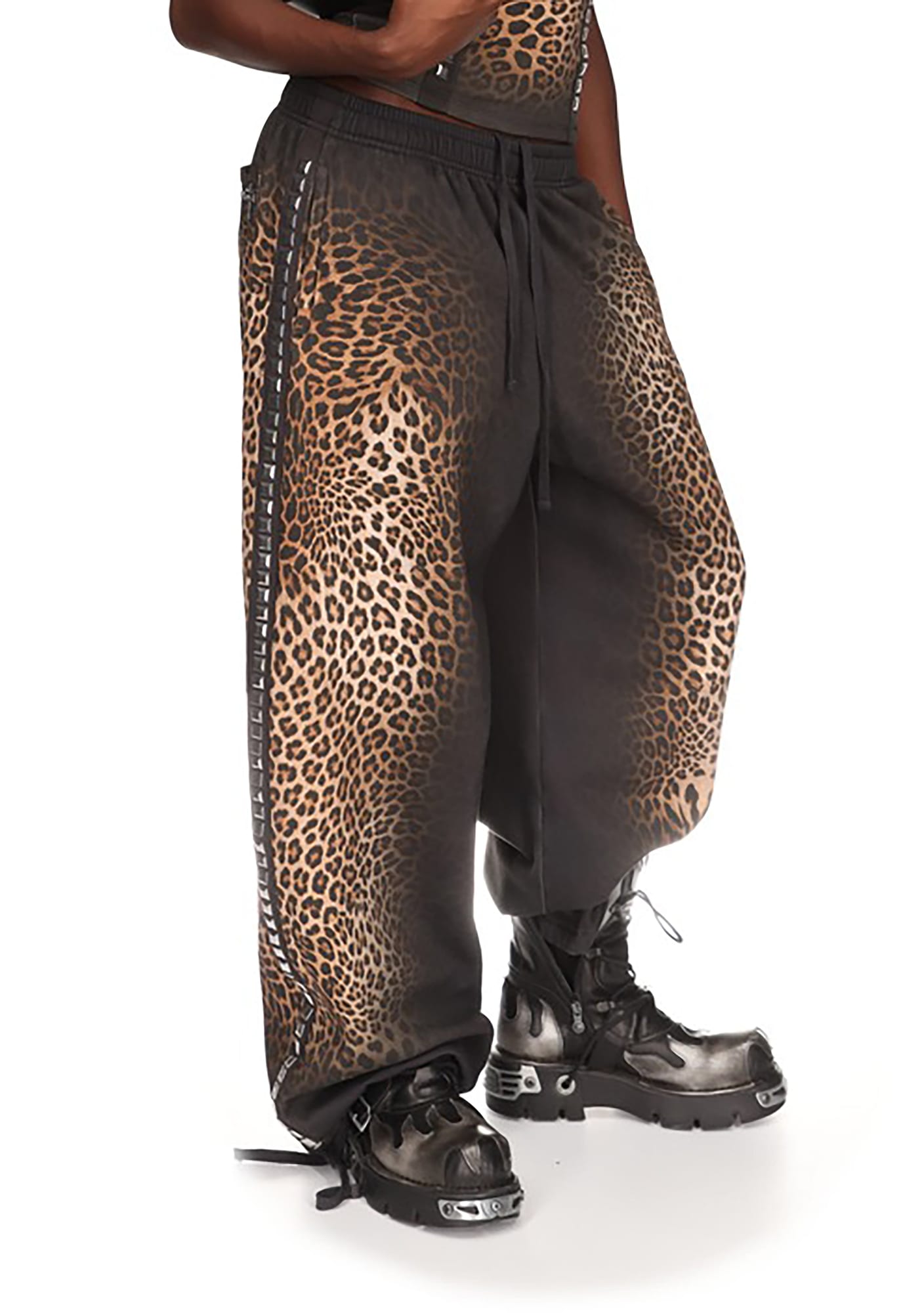 RUMOUR Studded Oversized Sweatpants