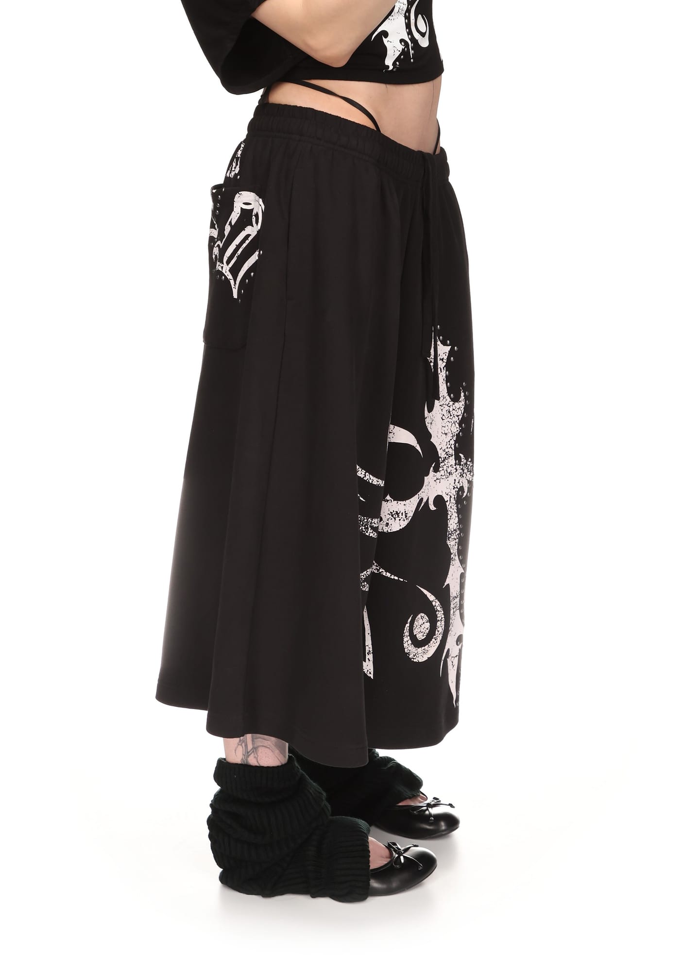 OUTLAW OVERSIZED SWEATSHORTS