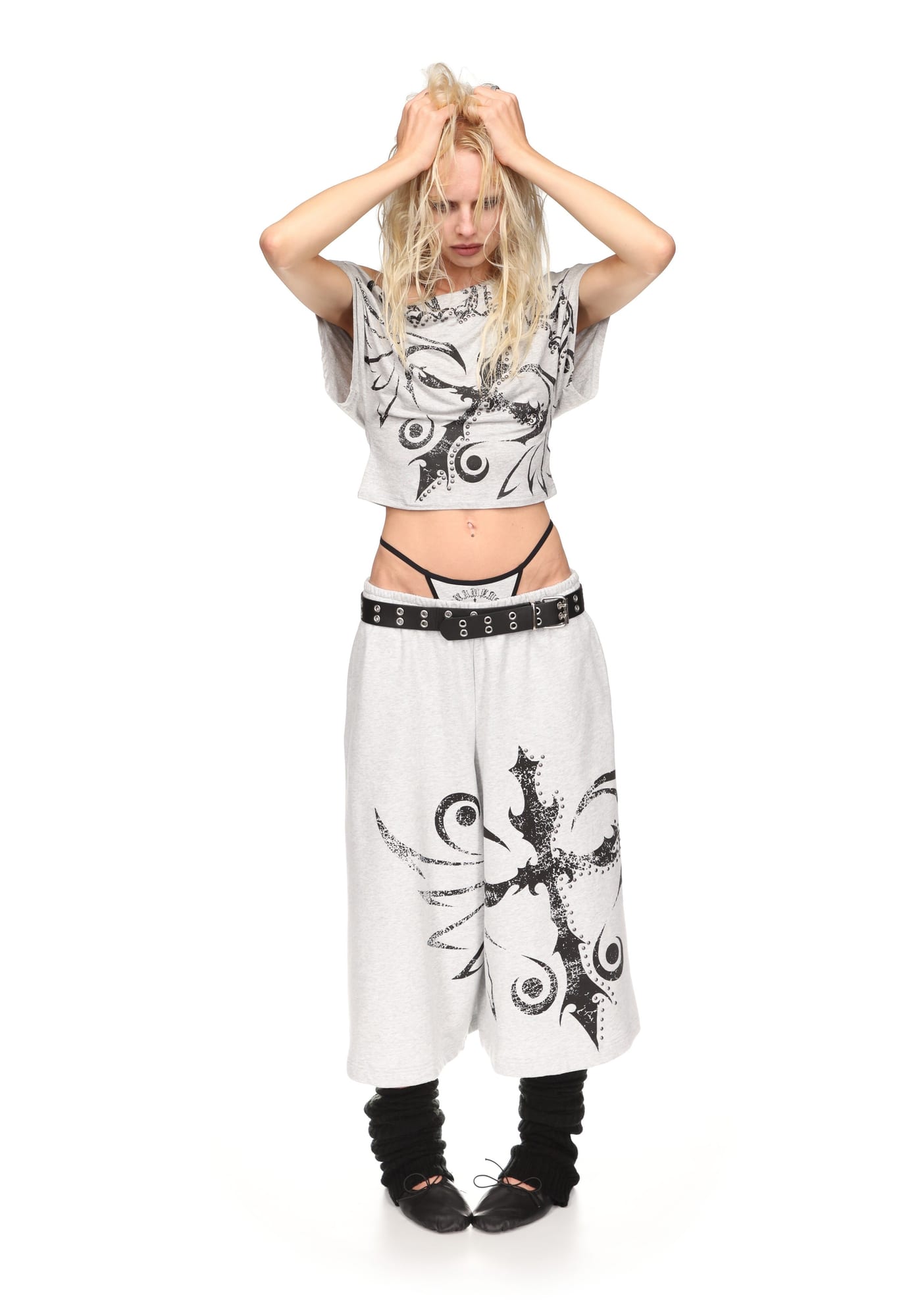 OUTLAW OVERSIZED SWEATSHORTS