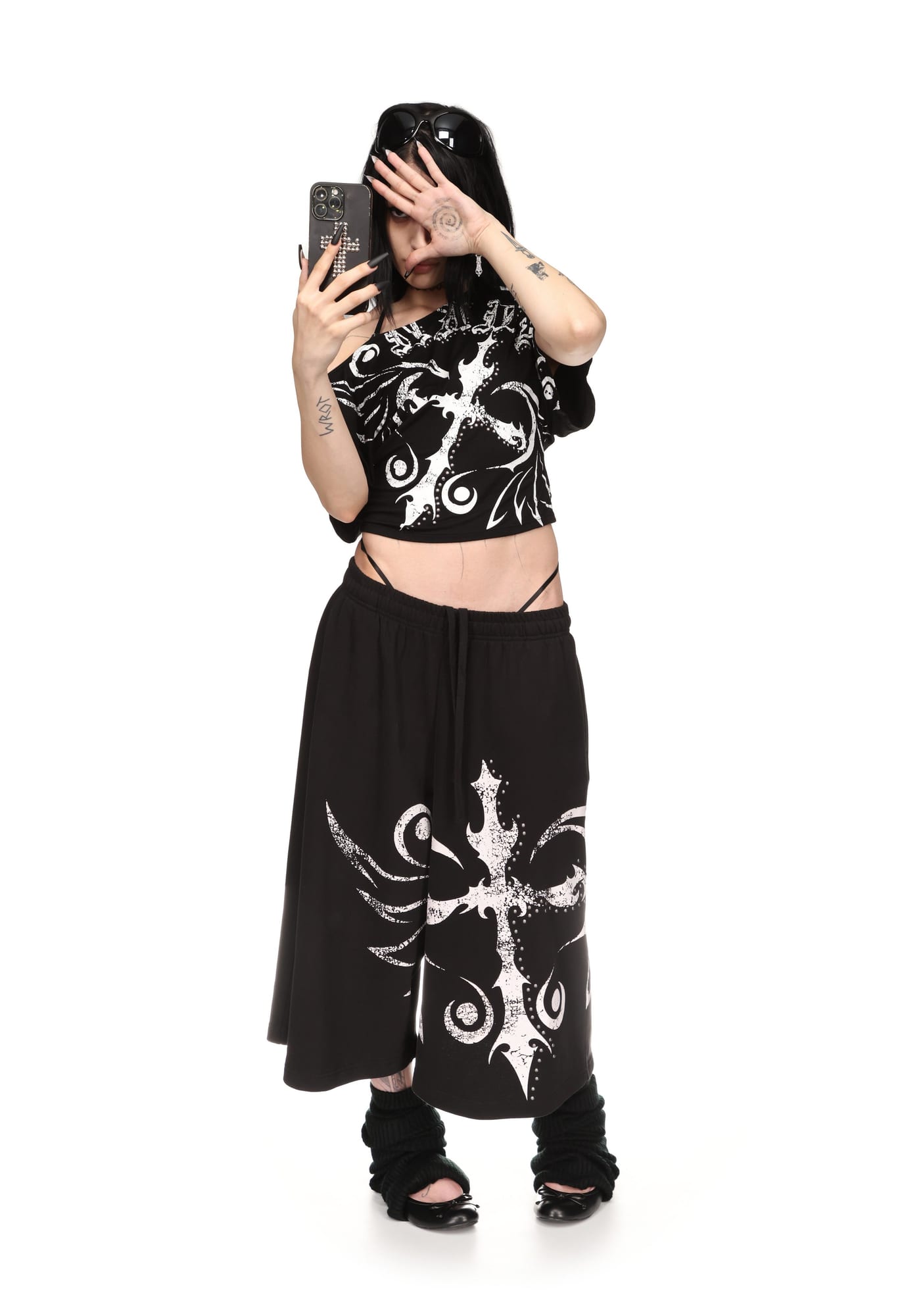 OUTLAW Off-the-Shoulder Top